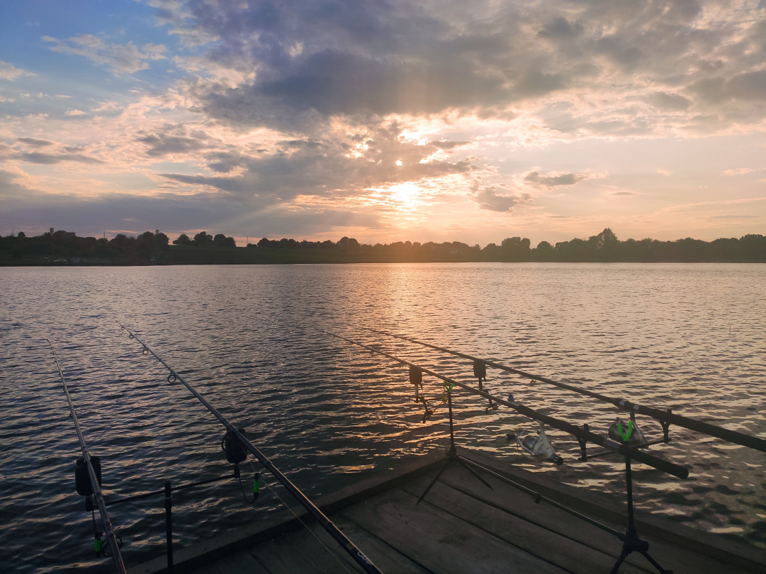 Світанок на рибалці