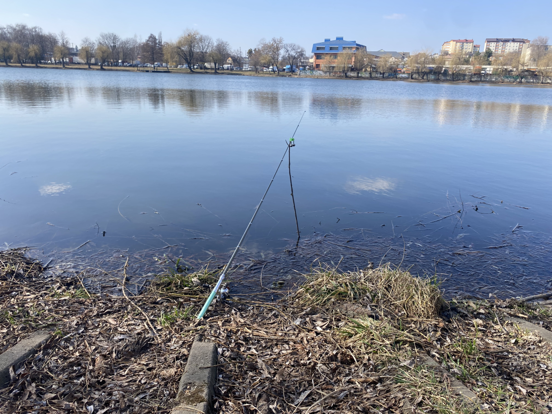 Mini udice rozložená s navijákem