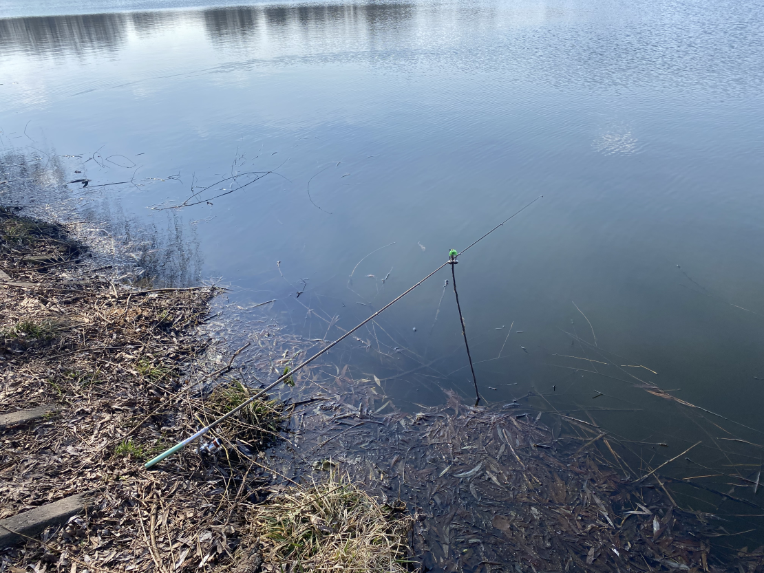 Mini udice — naviják a očka zblízka