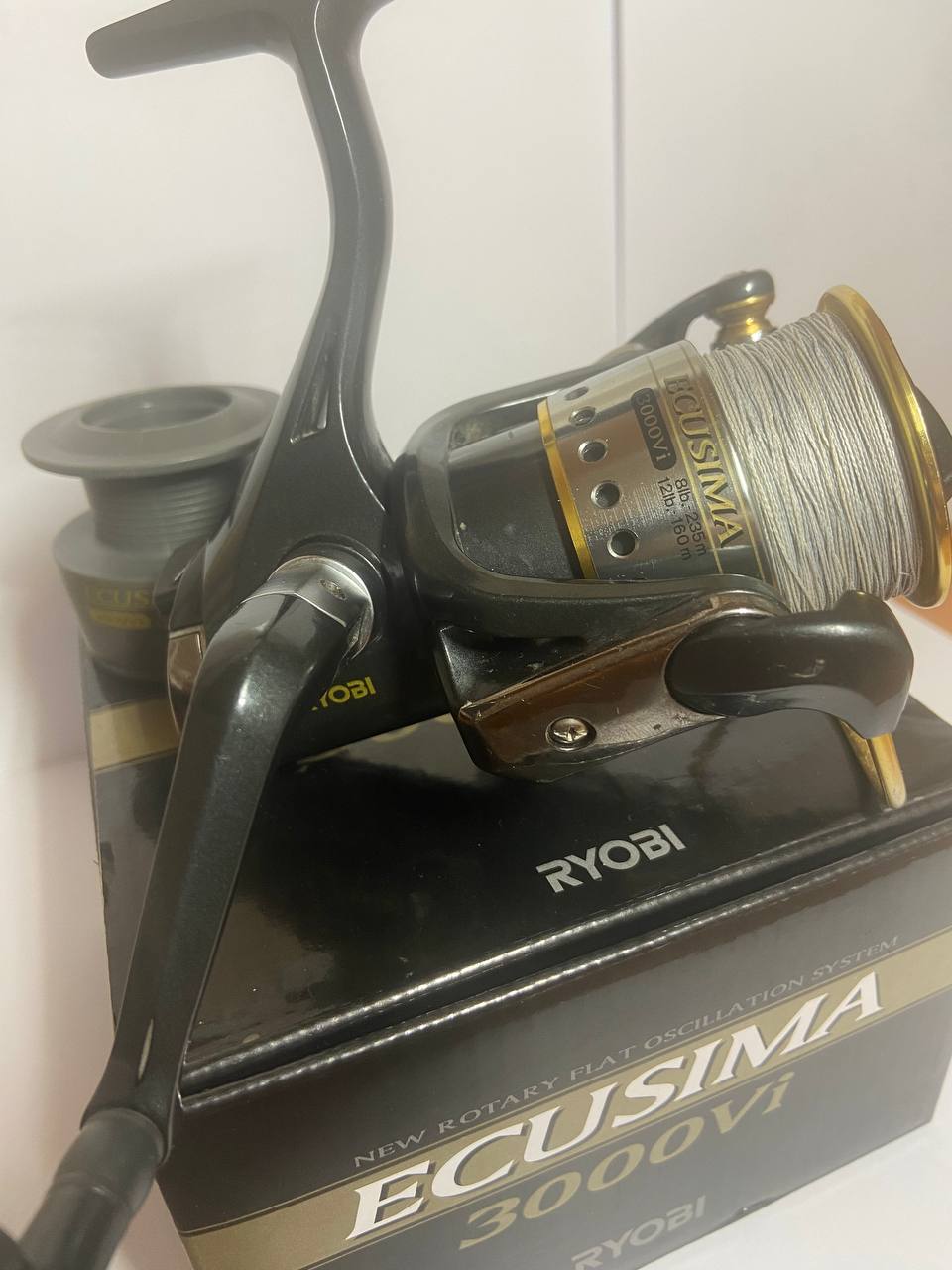 Японська катушка ryobi ecusima 3000 з шпулею та шнуром нова, Зображення 1