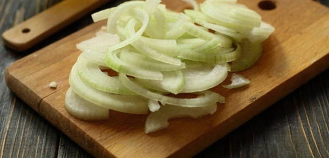Slice the onion