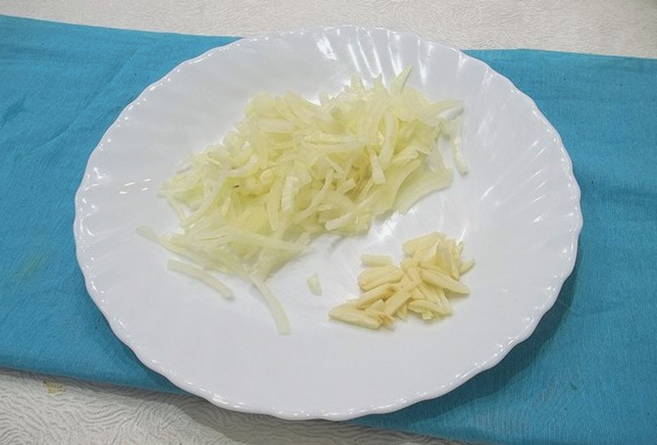 Cortar cebolla y ajo