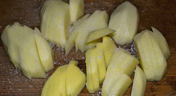 Kartoffeln salzen