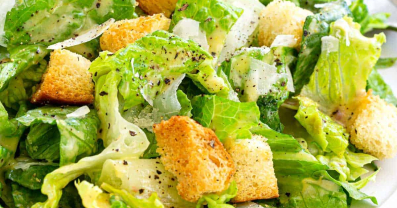 Klassischer Caesar-Salat