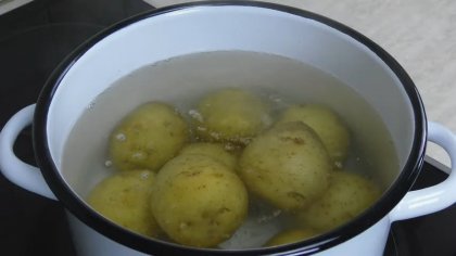 Варим картофель
