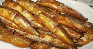 Sprats de hareng de la Baltique faits maison