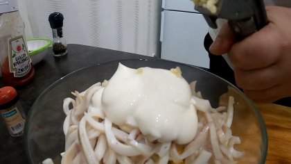 Ajouter la mayonnaise et les autres ingrédients et mélanger